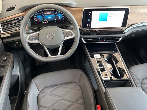 New 2026 Volkswagen Atlas SE image 12