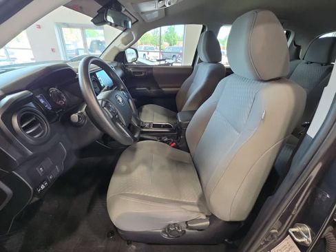 Used 2020 Toyota Tacoma SR AWD/4WD image 18