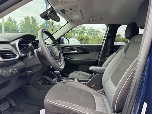 Used 2022 Chevrolet TrailBlazer LT w/ Convenience Package AWD/4WD image 12