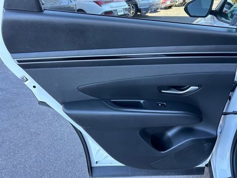New 2024 Hyundai Tucson SEL w/ Convenience Package image 18