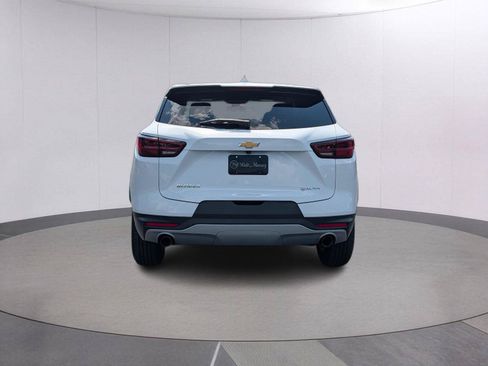 Used 2025 Chevrolet Blazer LT FWD image 4