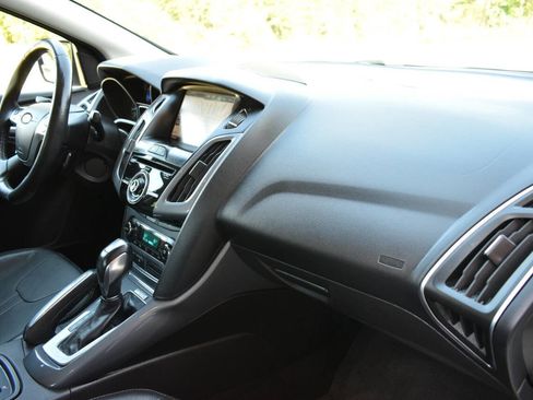 Used 2013 Ford Focus Titanium w/ Titanium Handling Pkg image 21