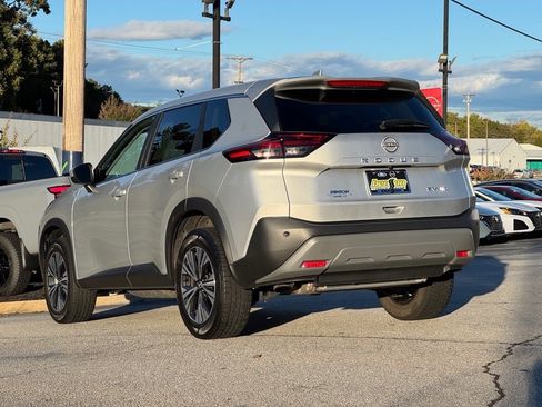 Certified 2023 Nissan Rogue SV image 5