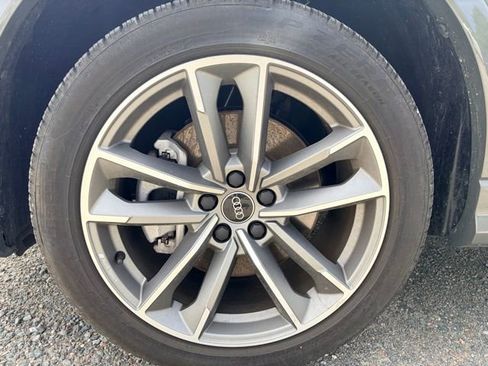 Used 2025 Audi Q3 2.0T Premium w/ Convenience Package image 5