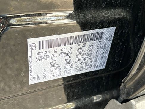 Used 2025 Nissan Rogue SV FWD image 30