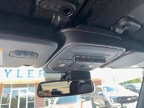 Used 2023 Ford Bronco Wildtrak AWD/4WD image 21