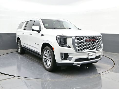 Used 2021 GMC Yukon XL Denali w/ Denali Premium Package RWD image 22
