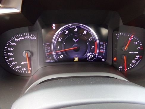 Used 2016 Chevrolet Corvette Z06 w/ 3LZ Preferred Equipment Group RWD image 19