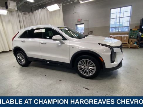 Used 2024 Cadillac XT4 Premium Luxury w/ Cold Weather Package AWD/4WD image 2