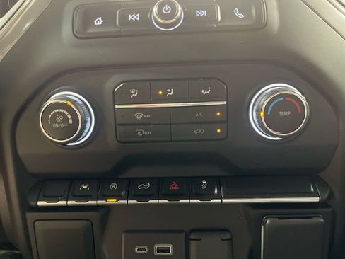 Used 2023 Chevrolet Silverado 1500 Custom AWD/4WD image 19