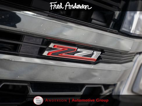 Used 2021 Chevrolet Tahoe Z71 w/ Luxury Package AWD/4WD image 3