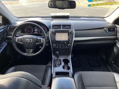 Used 2017 Toyota Camry SE image 16