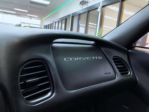 Used 2002 Chevrolet Corvette Convertible w/ Preferred Equipment Group2 image 14