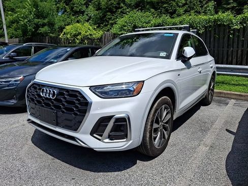 Used 2023 Audi Q5 2.0T Premium w/ Convenience Package AWD/4WD image 3