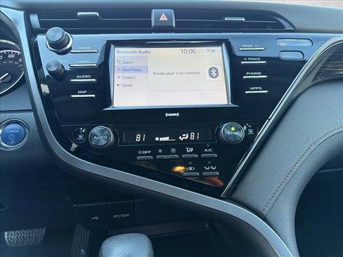 Used 2020 Toyota Camry LE image 18