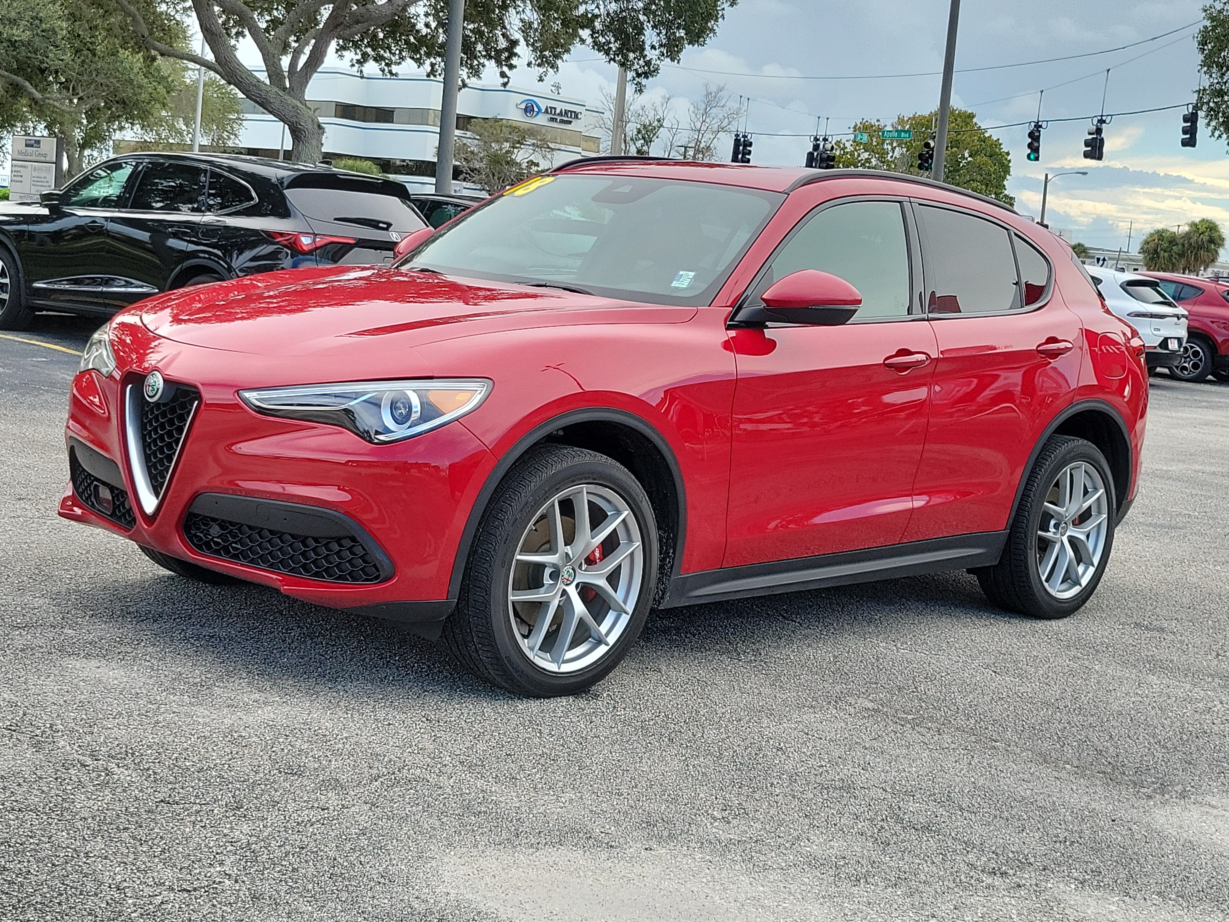Used 2018 Alfa Romeo Stelvio Ti Sport AWD/4WD image 2
