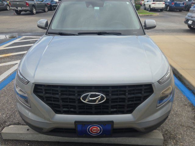 Used 2022 Hyundai Venue SE FWD image 4