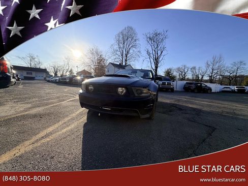 Used 2010 Ford Mustang GT Premium RWD image 1