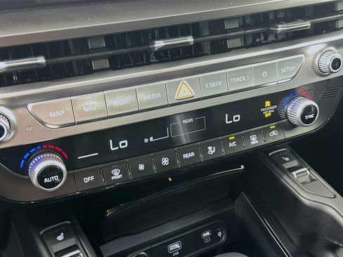 Used 2025 Kia Telluride S image 24