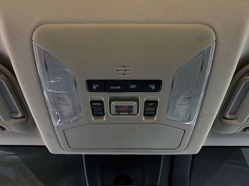 Used 2020 Toyota RAV4 XLE w/ Convenience Package AWD/4WD image 16