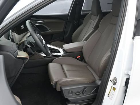 Used 2025 Audi Q5 Premium Plus AWD/4WD image 10