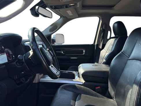 Used 2017 RAM 1500 Laramie AWD/4WD image 19