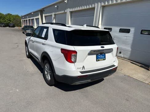 Used 2023 Ford Explorer XLT w/ Equipment Group 202A AWD/4WD image 21