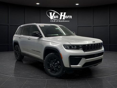 New 2026 Jeep Grand Cherokee Altitude AWD/4WD image 1