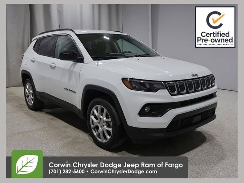 Certified 2022 Jeep Compass Latitude AWD/4WD image 1