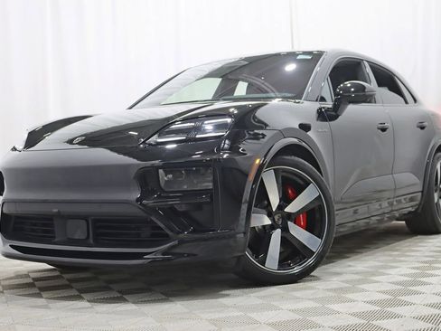 Used 2025 Porsche Macan Turbo Electric AWD/4WD image 7