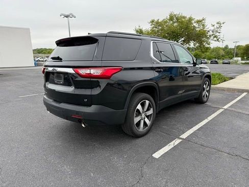 Used 2019 Chevrolet Traverse LT w/ LT Premium Package AWD/4WD image 6