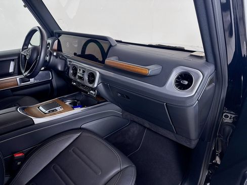 Used 2025 Mercedes-Benz G 550 image 9