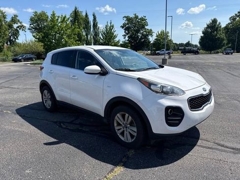 Used 2017 Kia Sportage LX AWD/4WD image 3