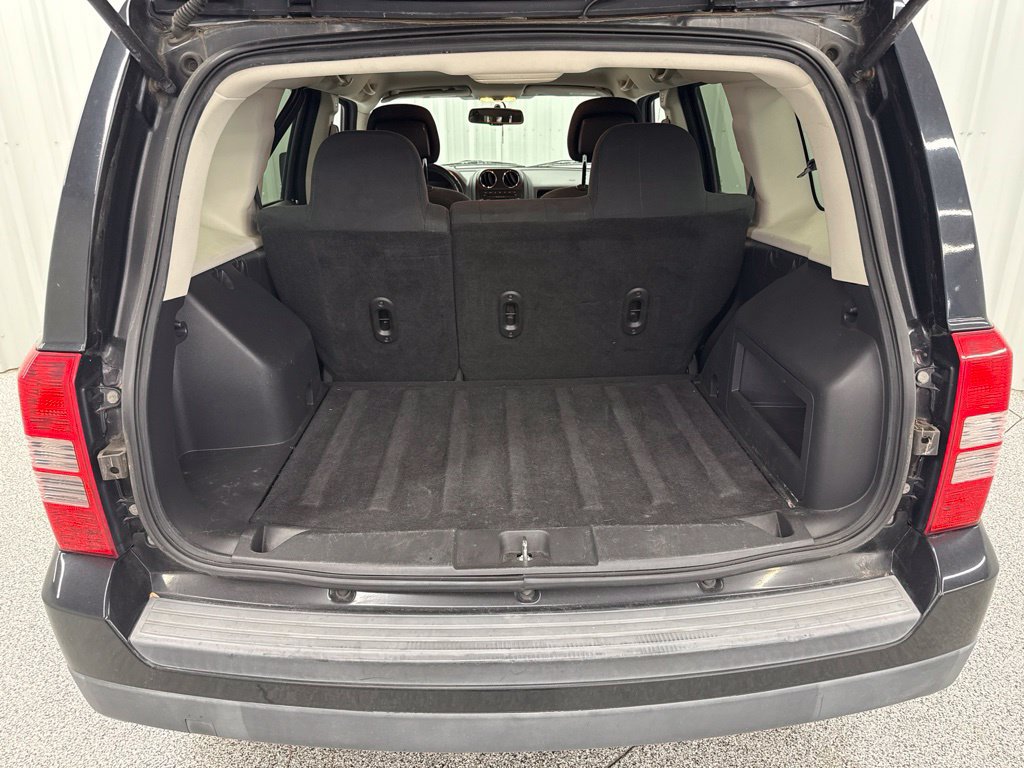 Used 2013 Jeep Patriot Latitude FWD image 5