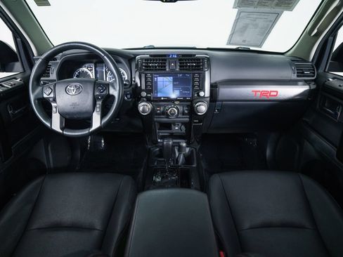 Used 2020 Toyota 4Runner Venture w/ Moonroof Package AWD/4WD image 15