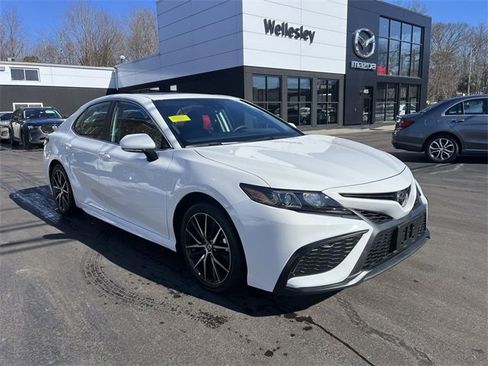 Used 2023 Toyota Camry SE w/ Cold Weather Package image 2