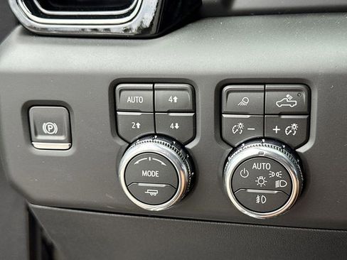 New 2026 GMC Sierra 1500 AT4 w/ AT4 Premium Package AWD/4WD image 16