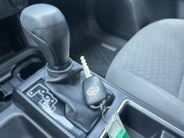 Used 2022 Toyota Tacoma SR AWD/4WD image 34