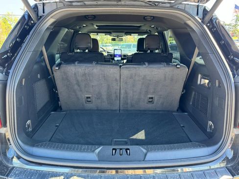 Used 2023 Ford Explorer ST w/ Equipment Group 401A image 6