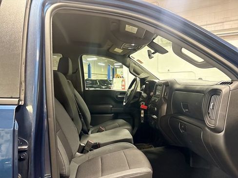Used 2019 Chevrolet Silverado 1500 Custom Trail Boss w/ Custom Convenience Package AWD/4WD image 21