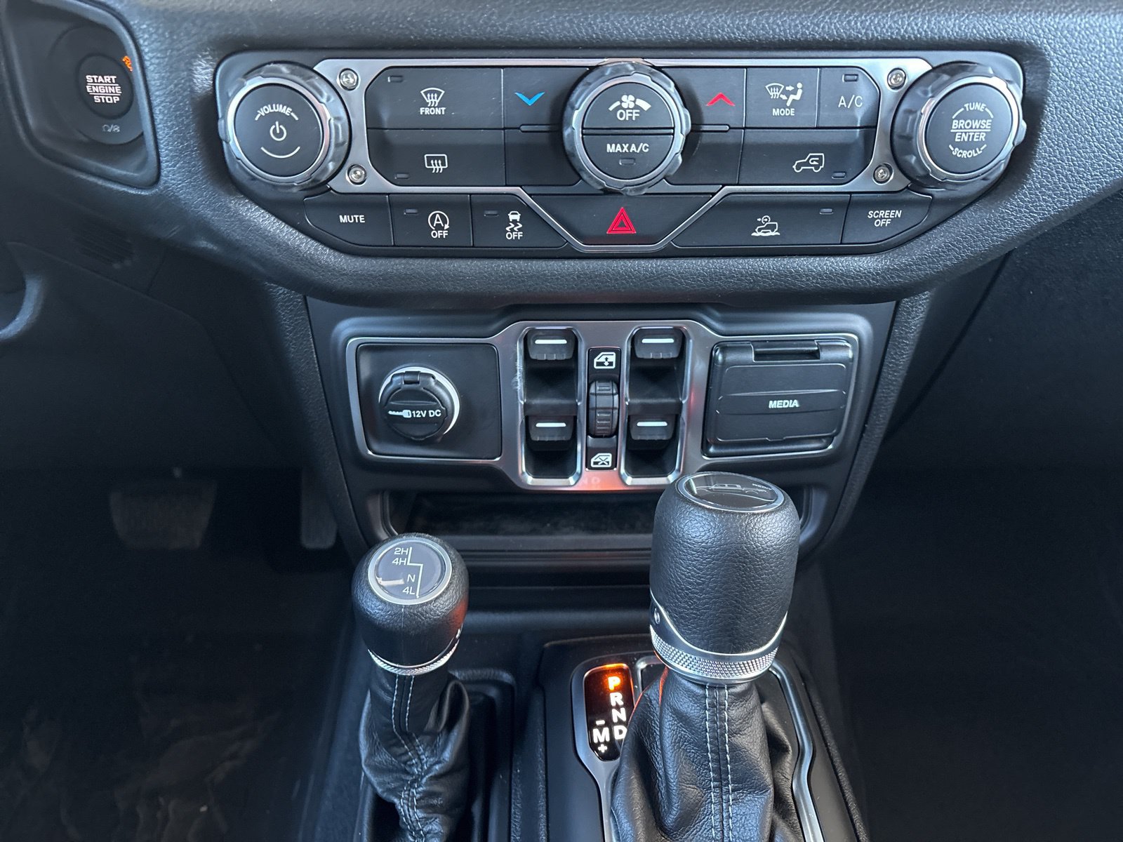 New 2026 Jeep Gladiator Sport AWD/4WD image 18