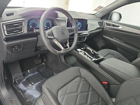 Certified 2024 Volkswagen Atlas Cross Sport SE AWD/4WD image 16