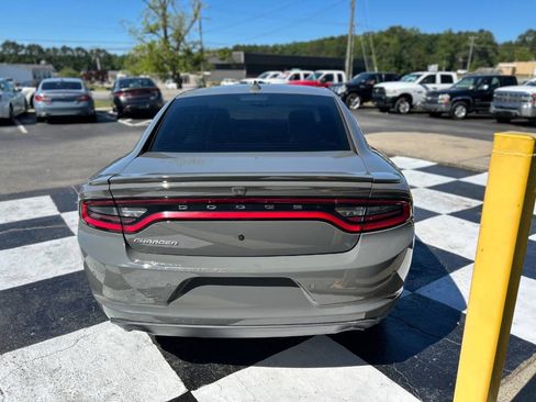 Used 2017 Dodge Charger SXT w/ Premium Group RWD image 5