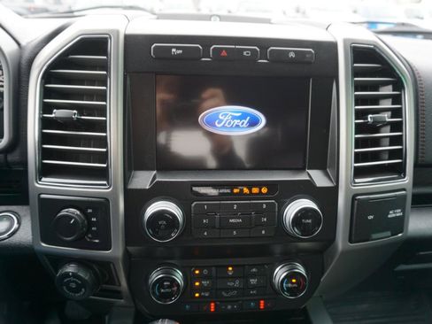 Used 2020 Ford F150 Platinum w/ Equipment Group 701A Luxury image 23