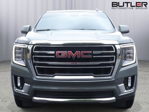 Used 2024 GMC Yukon SLT w/ SLT Luxury Package AWD/4WD image 2