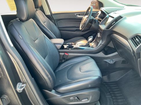 Used 2018 Ford Edge Titanium w/ Equipment Group 301A FWD image 13