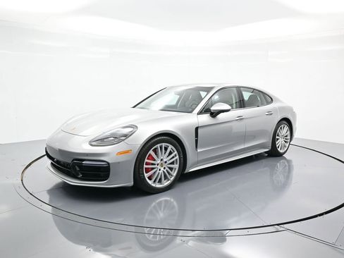 Used 2020 Porsche Panamera GTS image 22