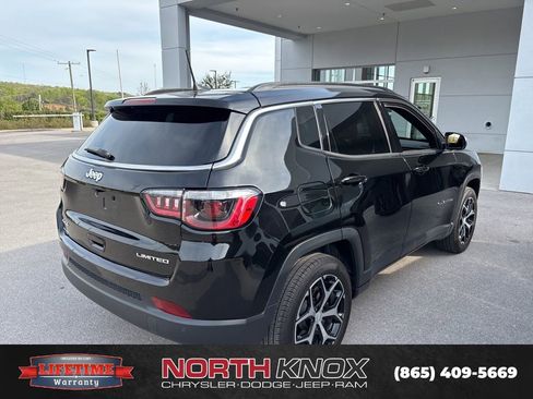 Used 2024 Jeep Compass Limited image 4
