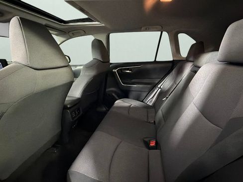 Used 2019 Toyota RAV4 XLE w/ Convenience Package FWD image 27