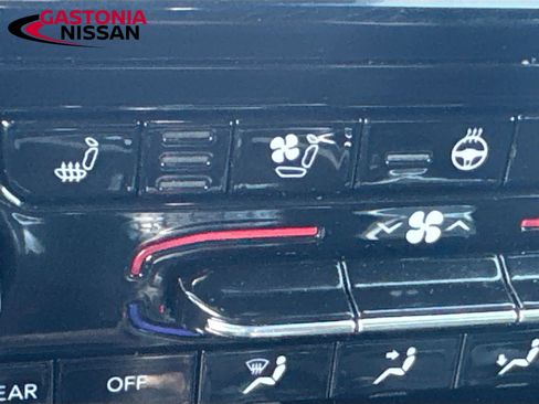 Used 2022 Jeep Grand Cherokee Trailhawk w/ Advanced Protech Group II image 27